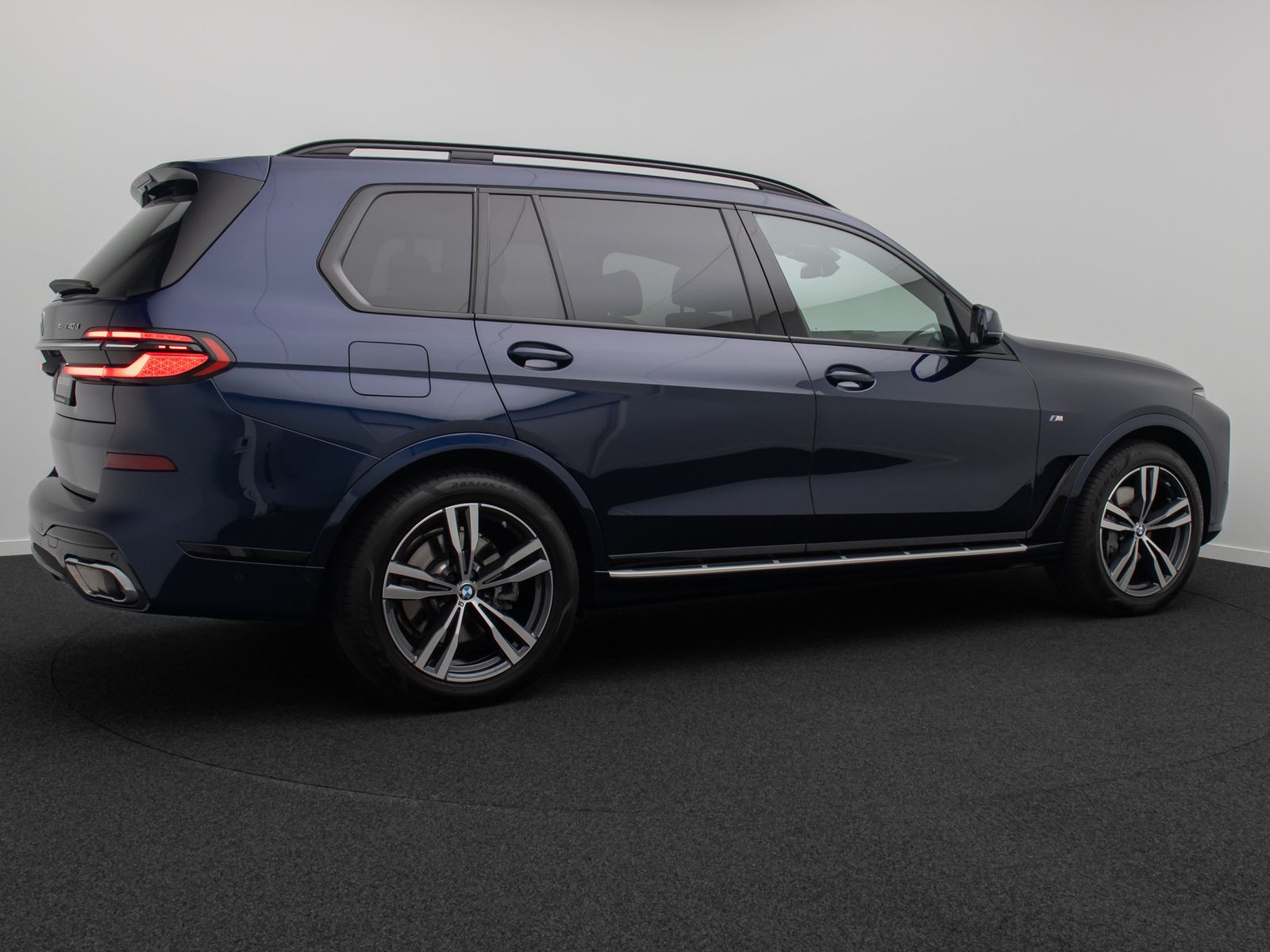 Fahrzeugabbildung BMW X7 xD40d M Sport 360&deg; SkyLounge H/K Individual