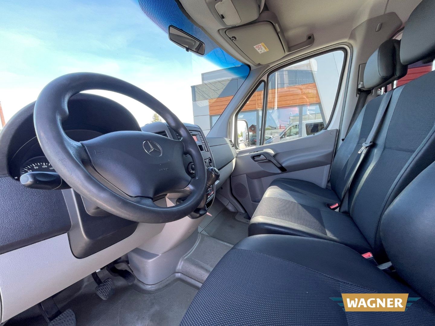 Fahrzeugabbildung Mercedes-Benz Sprinter II Kombi 214 CDI Klima 9-Sitzer