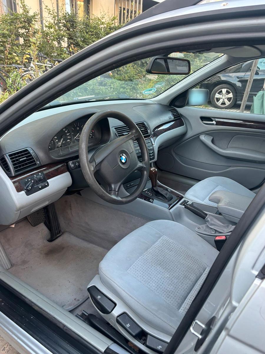 BMW 318 2004 — photo 14