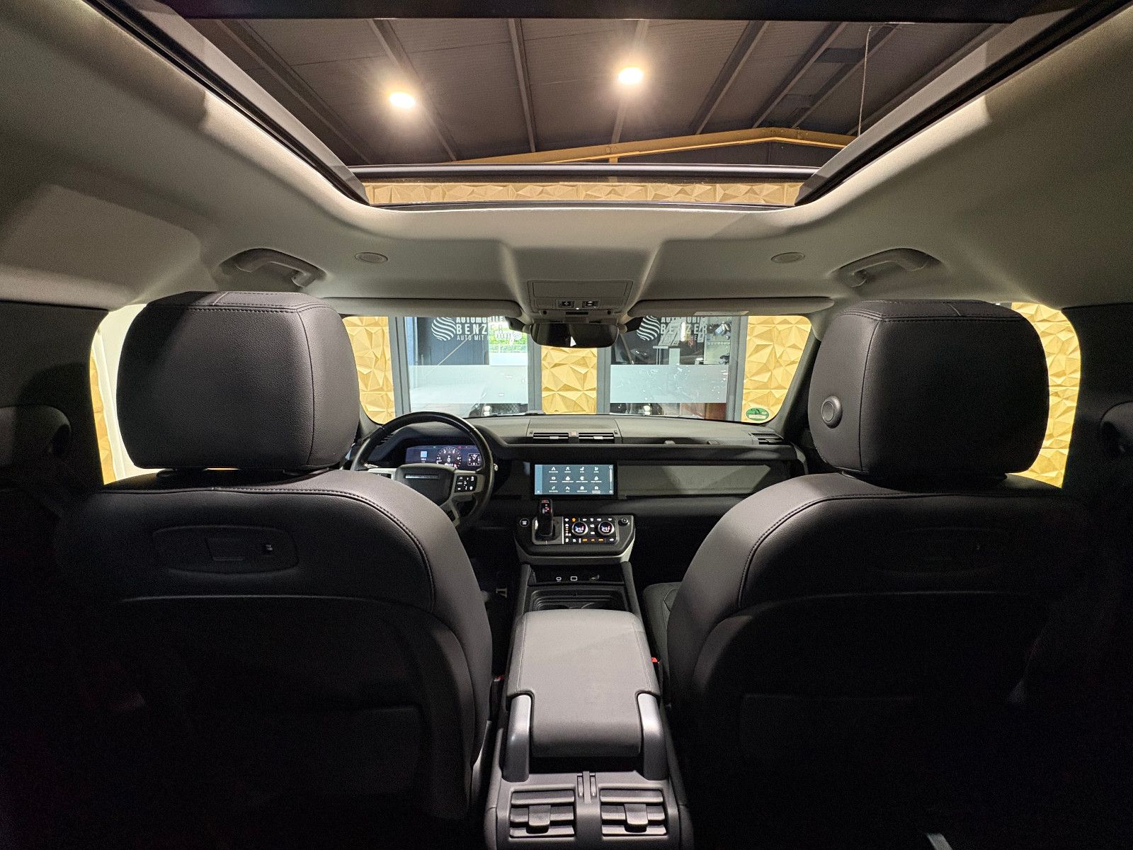 Fahrzeugabbildung Land Rover Defender 110 S/360°/NAVI/PANO/APPLE/ACC/SHZ