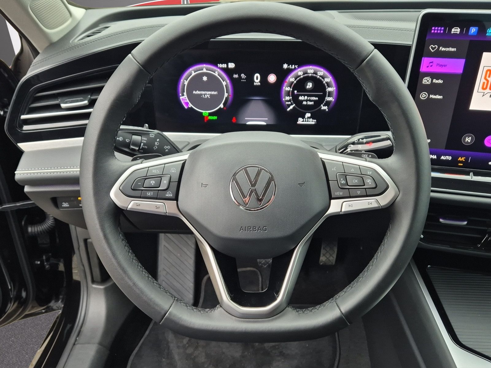 Fahrzeugabbildung Volkswagen Passat Variant 1.5 eTSI  DSG MATRIX/NAV/HEADUP