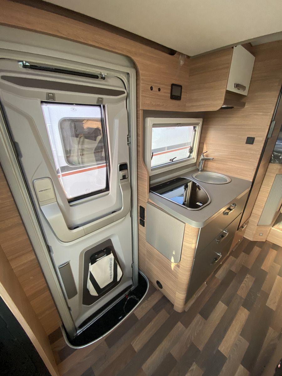 Fahrzeugabbildung Weinsberg CaraCompact Suite MB EDITION PEPPER 640 MEG