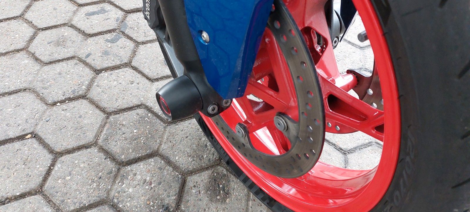 Fahrzeugabbildung BMW F 900 R Style Sport  Puig Edition   Vollausst.