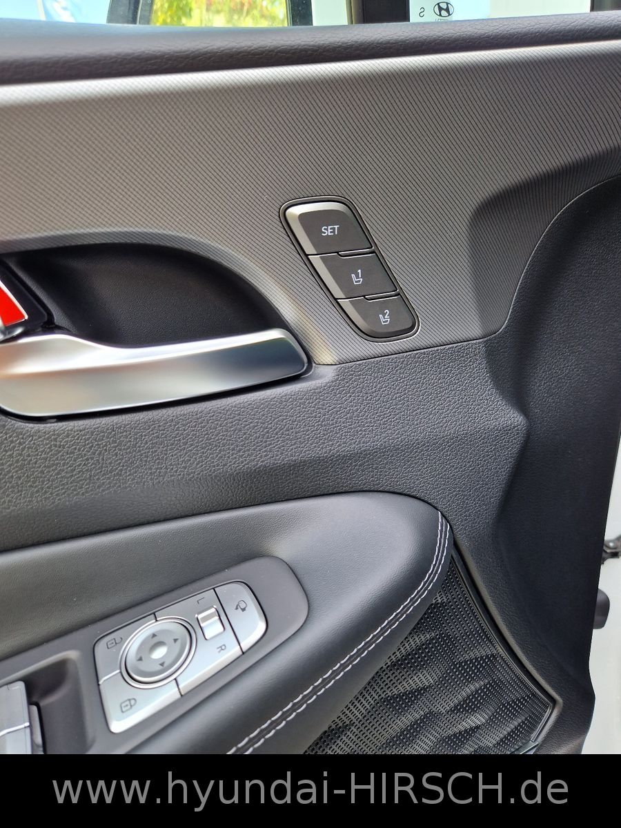 Fahrzeugabbildung Hyundai SANTA FE HEV 1.6 T-GDI 4WD SIGNATURE