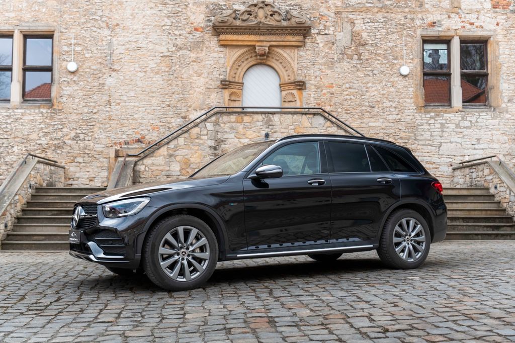 Image of Mercedes-Benz GLC 300