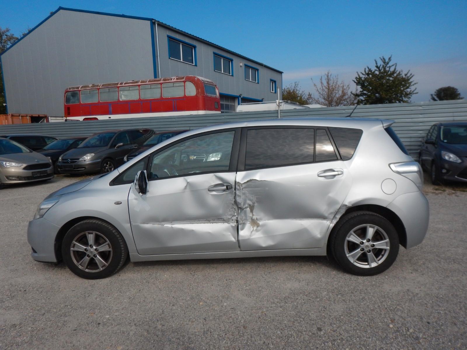 Toyota Verso 2011 — photo 11