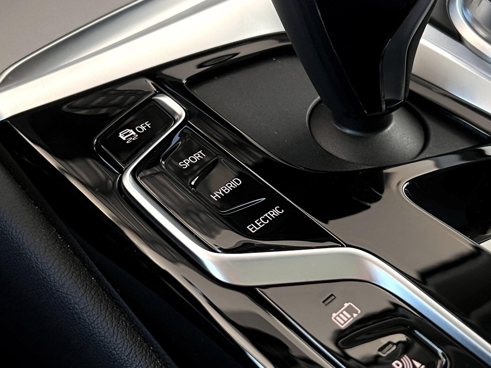 BMW 530e Touring Laser RFK HUD Pano Keyless