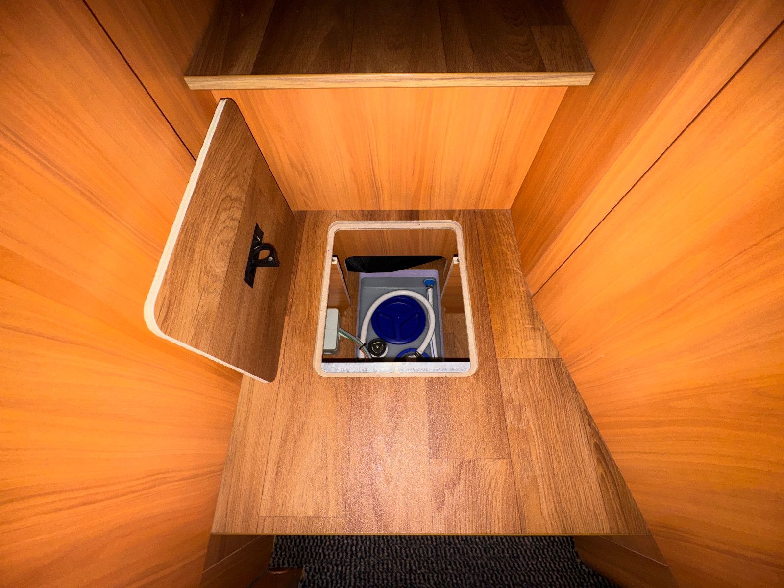 Fahrzeugabbildung HYMER / ERIBA / HYMERCAR EXSIS T 688 FIAT ALKO 2X TV SAT SOLAR AHK PANO