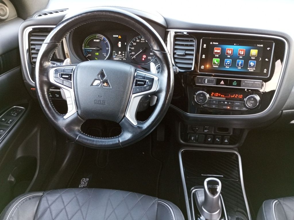 Fahrzeugabbildung Mitsubishi Outlander Plug-in Hybrid Intro 2.4 4WD AHK WR