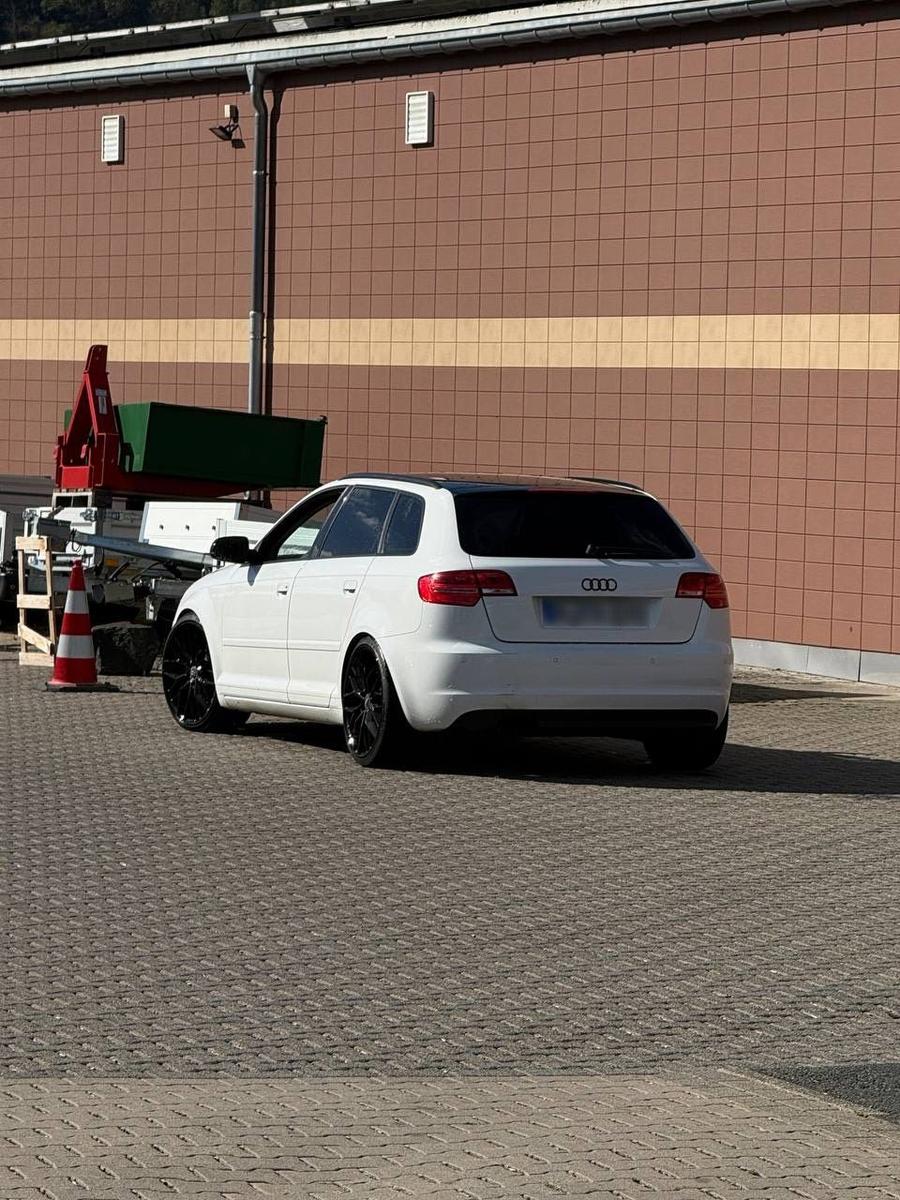 Audi A3 2010 — двигун 140 HP (103kW)