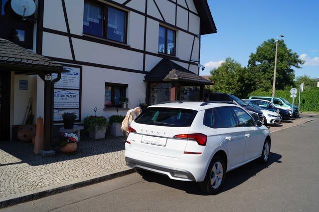 Skoda Kamiq CarPlay-LED-PDC-Sitzh.-Allwetter-Spur-AHK