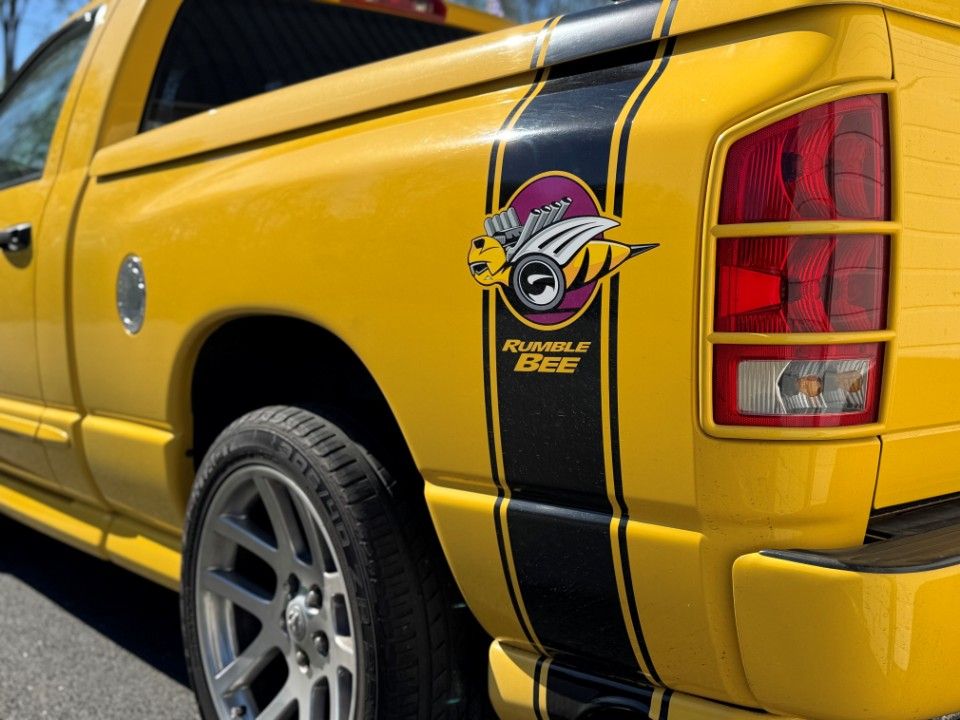 Fahrzeugabbildung Dodge RAM 5.7 V8 HEMI Single Cab ShortBed Rumble Bee