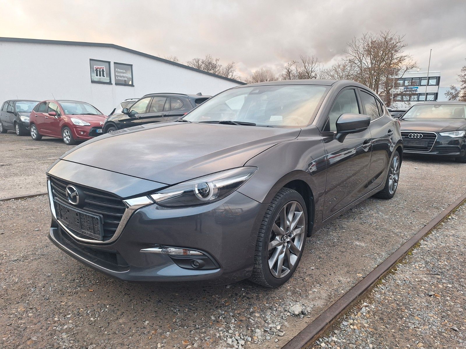 MAZDA 3