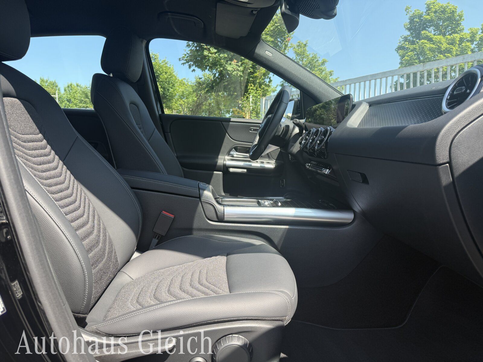 Fahrzeugabbildung Mercedes-Benz B 200 Progressive (EURO 6d) Navi/Autom./Klima/LE