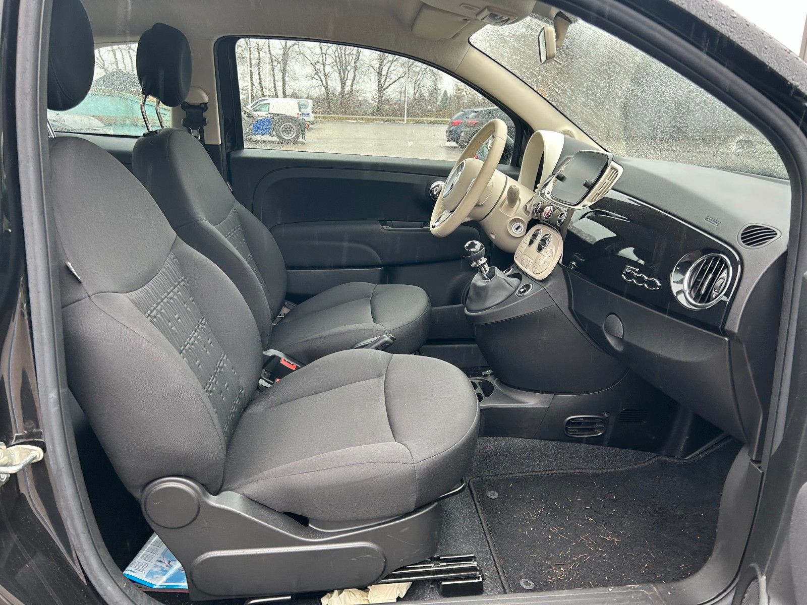 Fahrzeugabbildung Fiat 500 1.0  Dolcevita