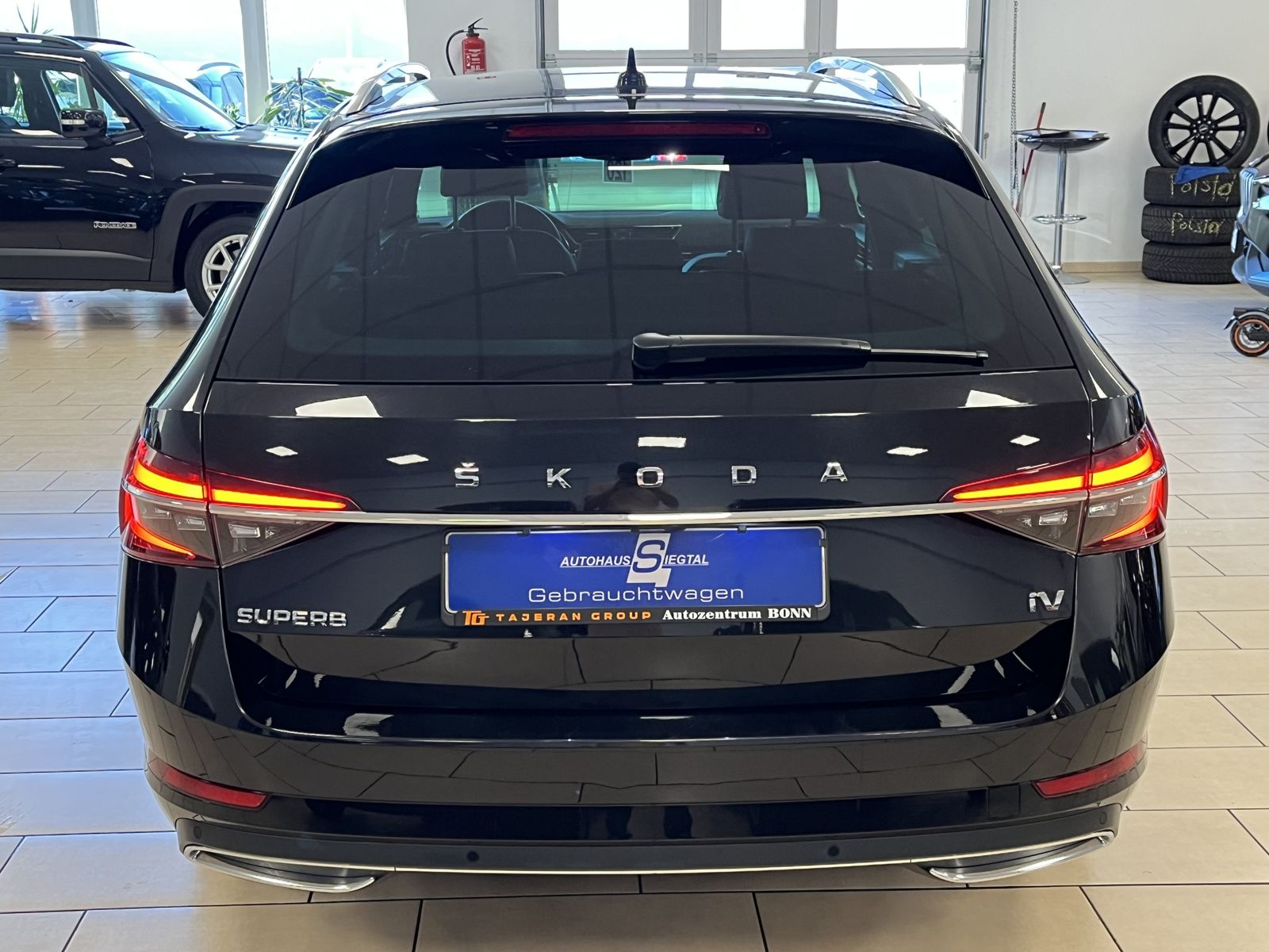 Skoda Superb L&K iV Leder 360°Cam LED AHK Navi CarPlay foto 5