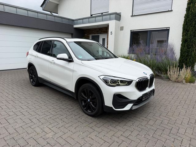 BMW X1 xDrive18d xLine Pano SHZ Sport LED AHK