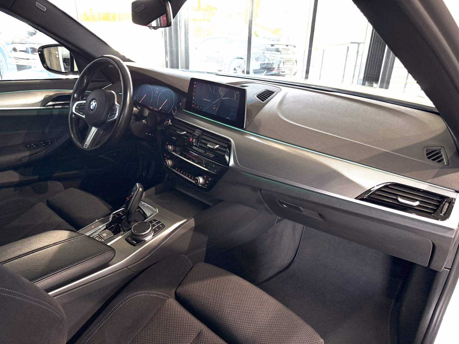 BMW 520 i M Sport*1.HAND*KAMERA*NAVI*DAB+