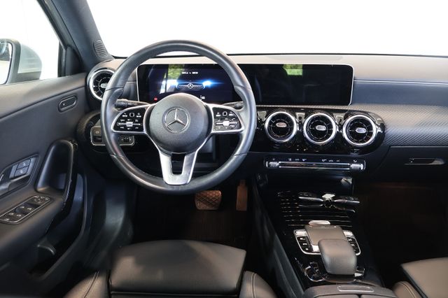 Mercedes-Benz A 200 MBUX+WIDE+SIDE+LANE+KAM+ALU