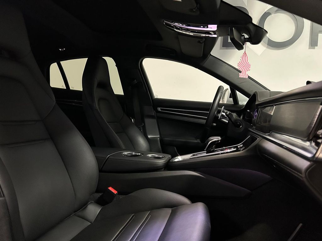 Porsche Panamera PLATINUM EDITION PANO*LUFT*HUD*STH*LED