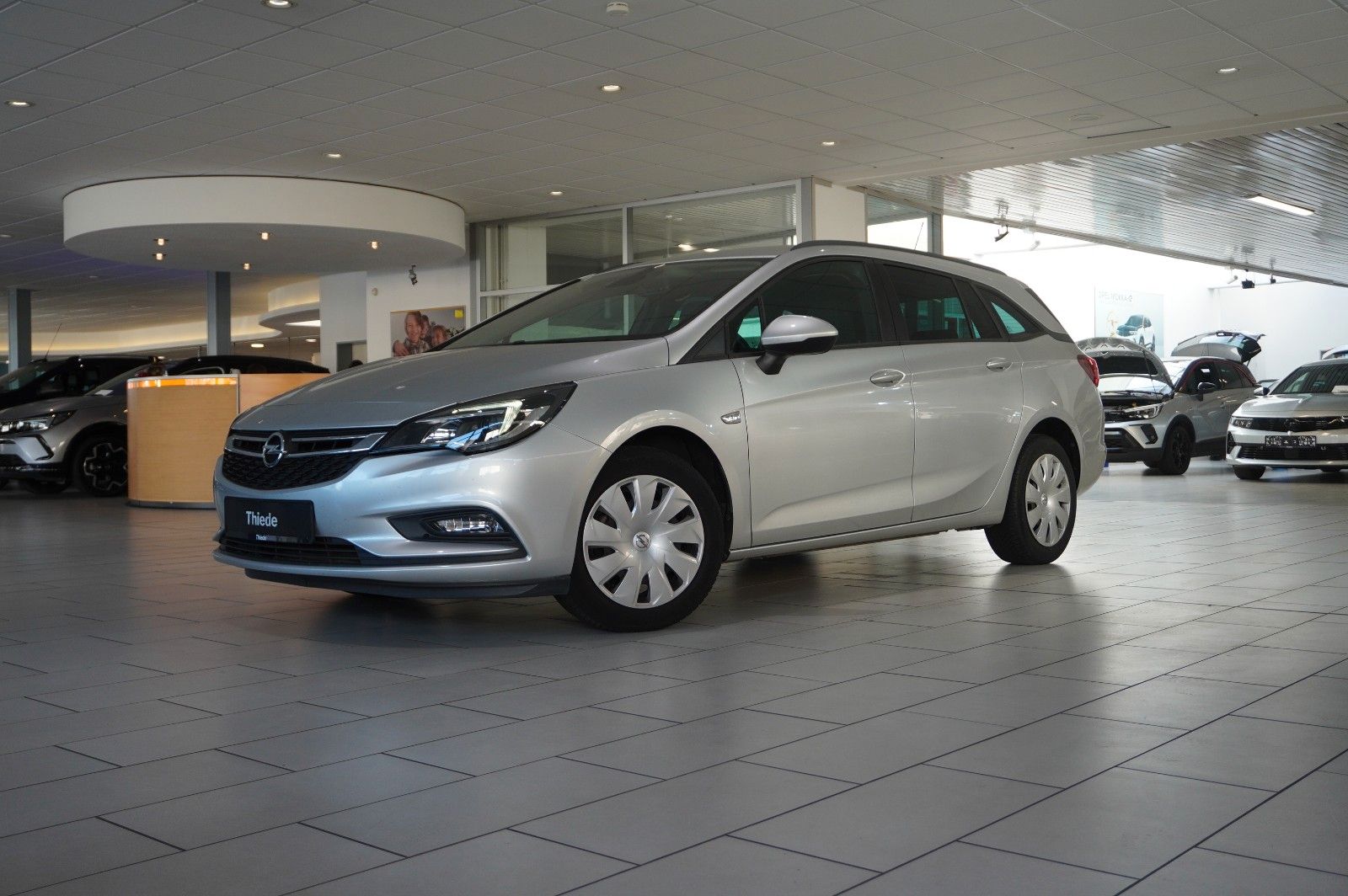 Fahrzeugabbildung Opel Astra K ST 1.0 BUSINESS NAVI/LED/SHZ/TEMP./SPORT