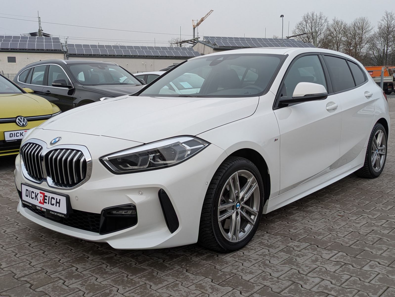 Fahrzeugabbildung BMW 120 i M-Sport PANO*ACC*KAMERA*H&K*Ad.-LED*PremP.