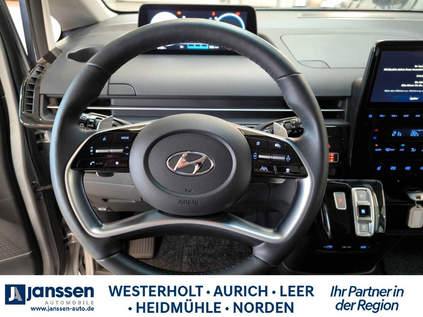 Fahrzeugabbildung Hyundai STARIA 9-Sitzer TREND/Automatik/PDC/Navi/Rückfah