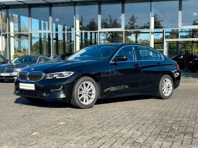 BMW 320i xDrive Aut. Lim. Luxury Line / Glasdach