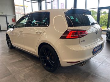 Volkswagen Golf VII Lim. GTD BMT *NAVI*SZHZ*PDC*BI-XENON*