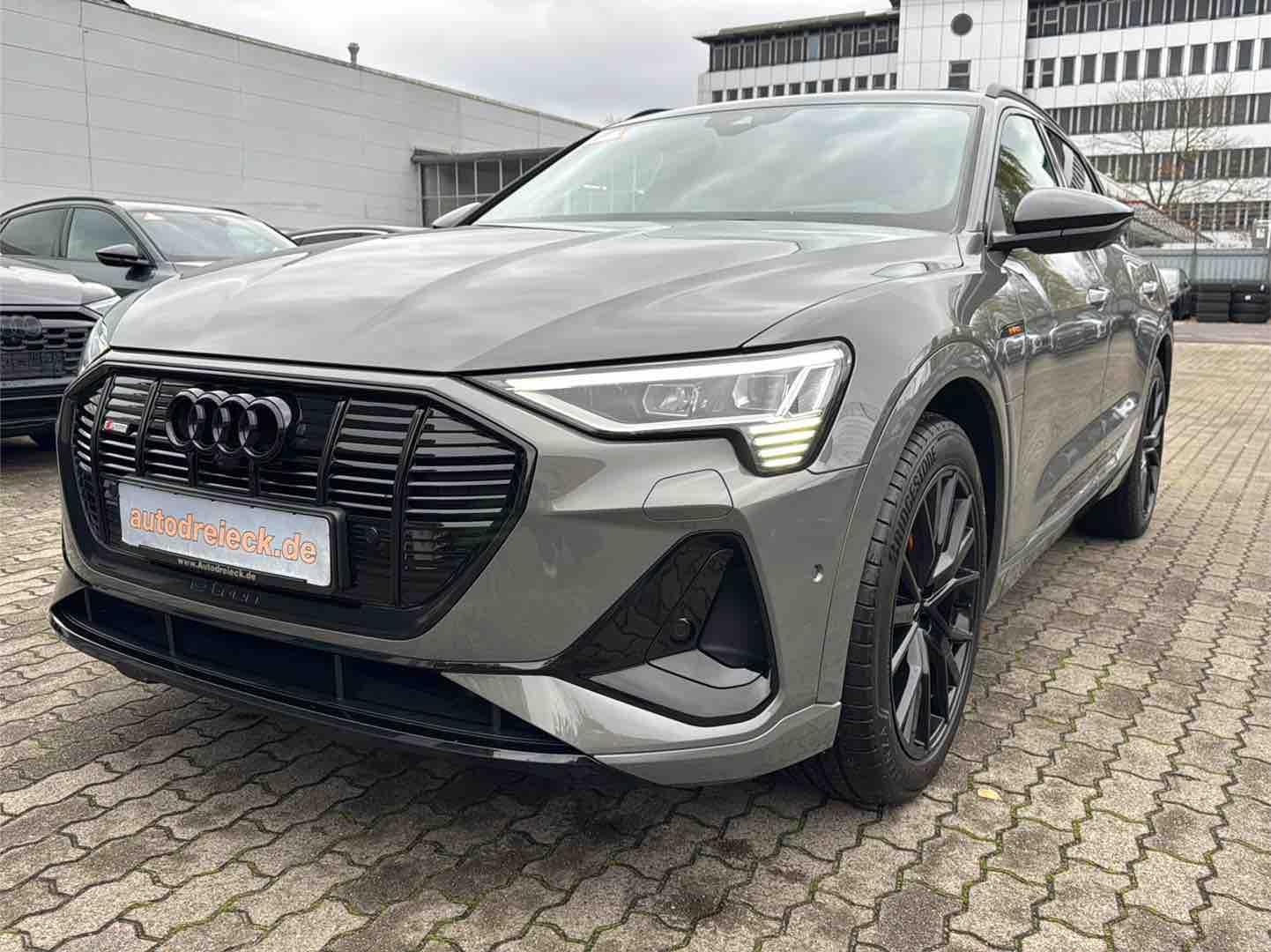 Audi e-tron 50 2x S line BLACK EDITION ACC HuD PANO