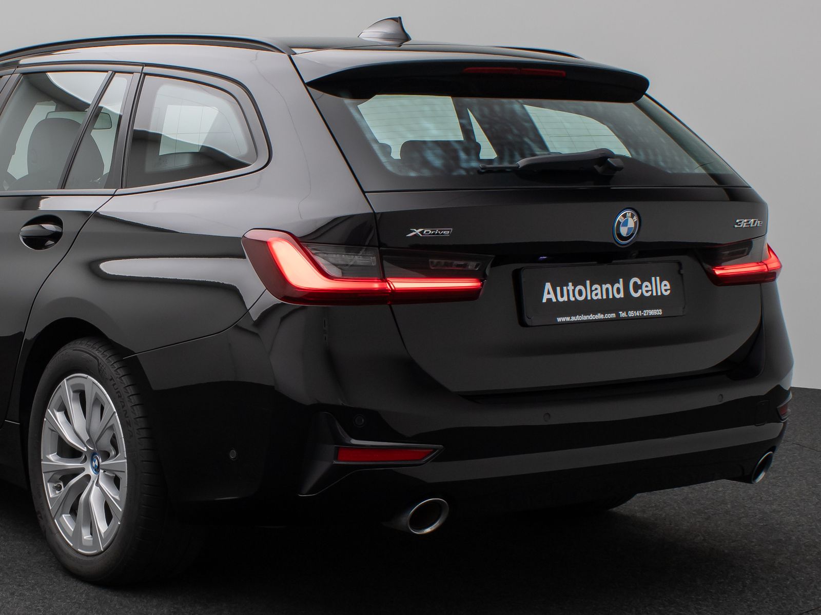 Fahrzeugabbildung BMW 320e xD Panorama Kamera DAB HiFi Alarm Sport LED