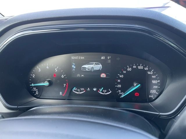 Fahrzeugabbildung Ford Focus ST-Line totWinkAss Kamera LED SpurhalteAss