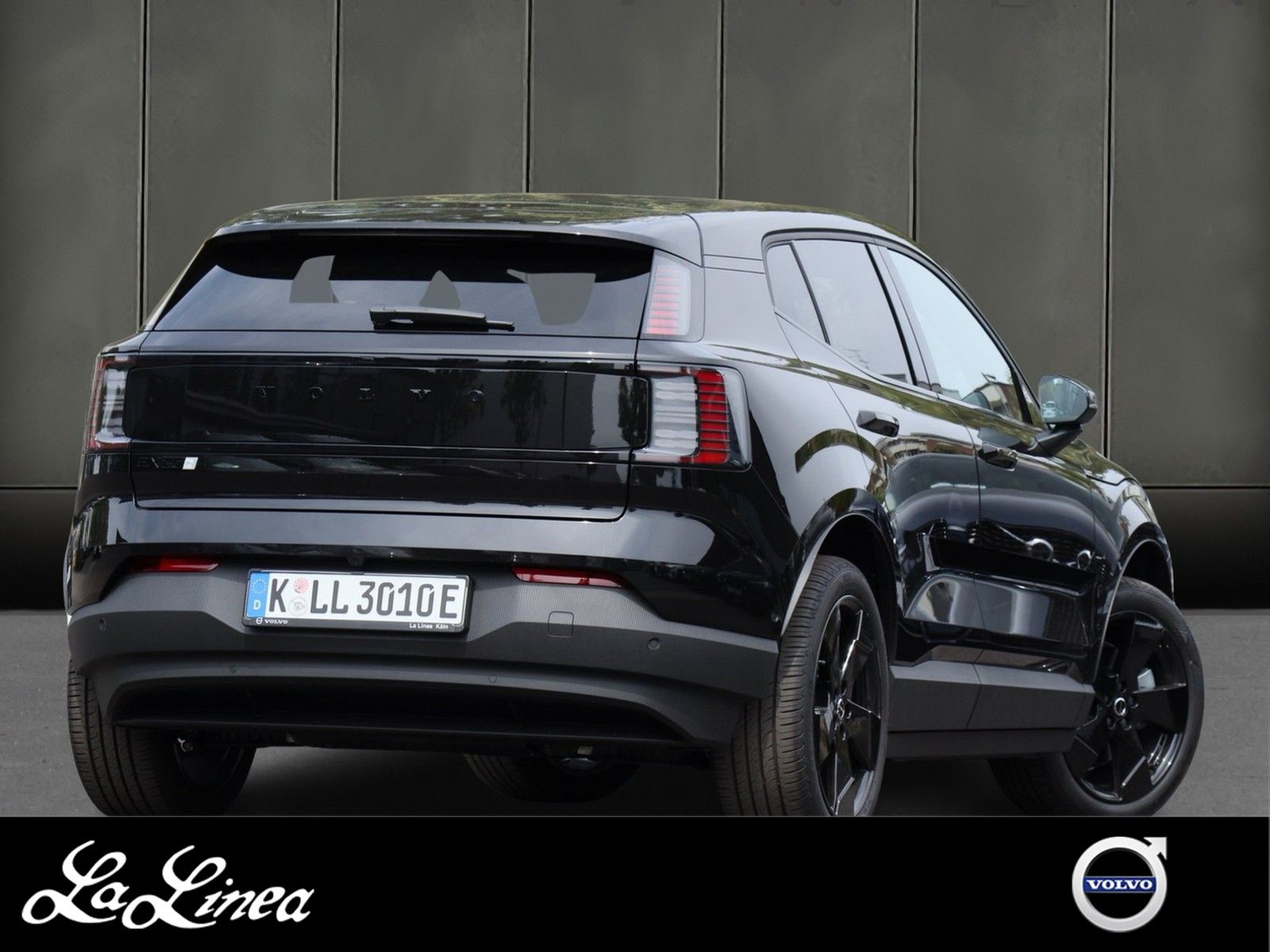 Volvo EX30 P5 Long Range Ultra Black Edition NP:53.080 imagem 2