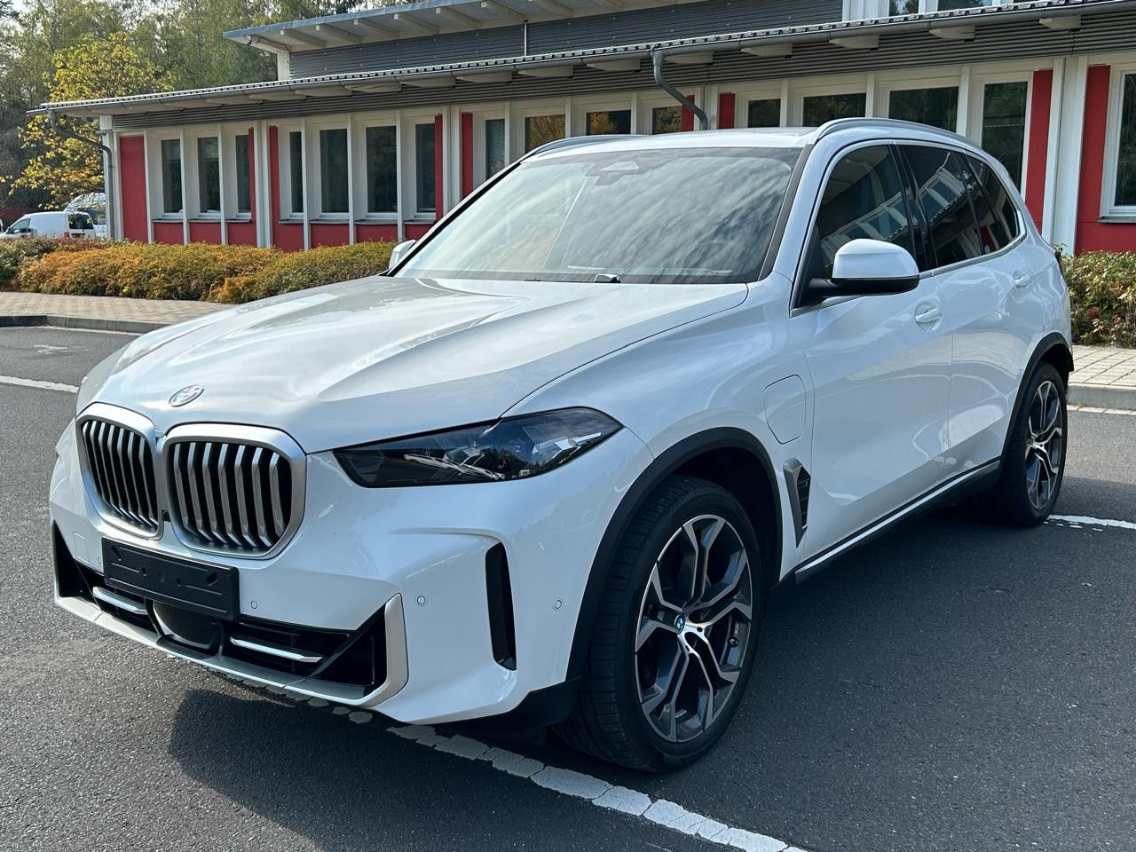 BMW 50e xDrive AHK Memory Leder braun imagem 2