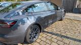Tesla Model 3 SR - EZ 12/22 - AHK - Top Zustand - Tesla MODEL 3 SR Gebrauchtwagen