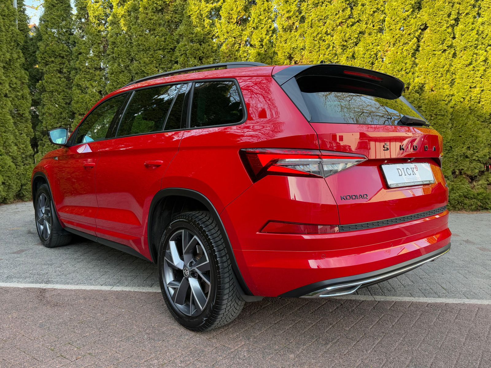 Fahrzeugabbildung SKODA Kodiaq 2.0 TSI 4x4 DSG Sportline MATRIX+SHZ+KAM+