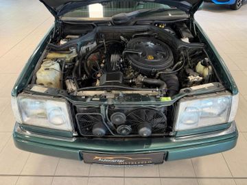 Mercedes E 300 - 12