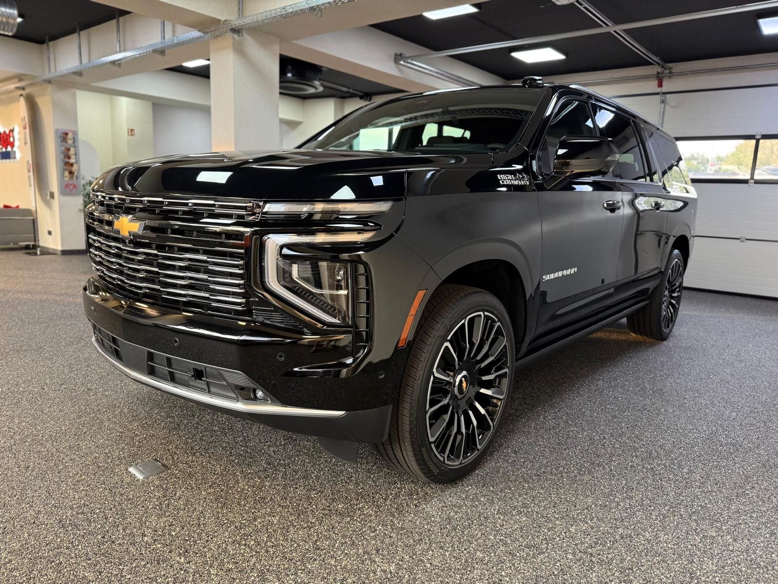 Fahrzeugabbildung Chevrolet 2026 SUBURBAN HIGH COUNTRY 24"-PANORAMA