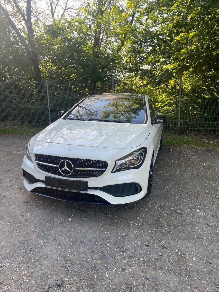 MERCEDES-BENZ CLA 200 AMG Line 
