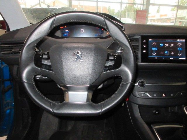 Fahrzeugabbildung Peugeot 308 Active Pack 1.2T LED/NAVI/PDC/ALU/TEMPOMAT