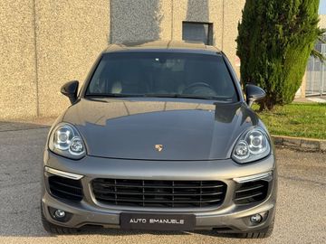 Porsche Cayenne - 3