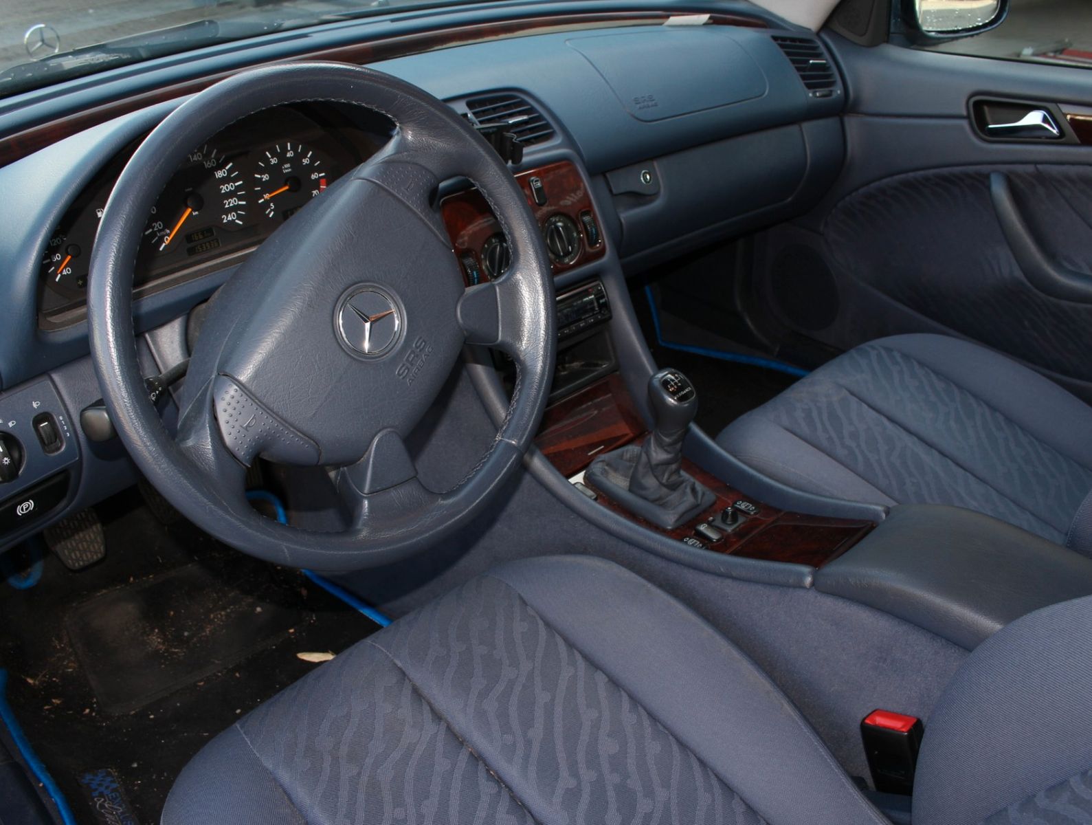 Fahrzeugabbildung Mercedes-Benz CLK 200 Elegance 3.Hand+8-Fach+Klima