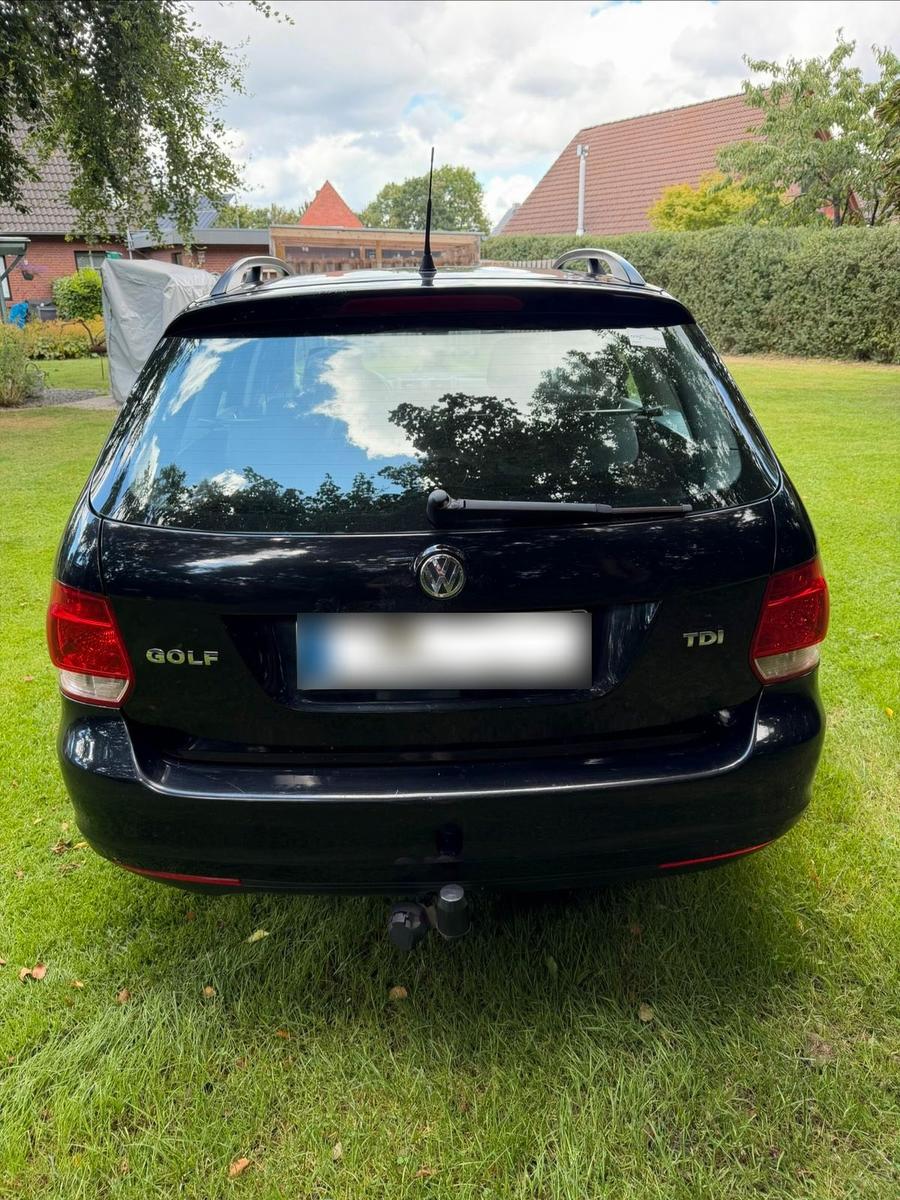 Volkswagen Golf 2009 — interior