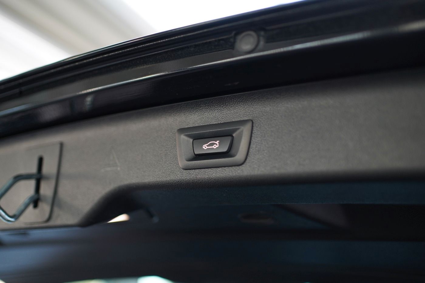 Fahrzeugabbildung BMW 520d xDrive +Head Up+AHK+Sportsitze+Alarmanlage+