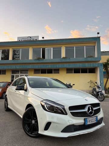 MERCEDES-BENZ Mercedes-benz A 180 d Automatic Premium