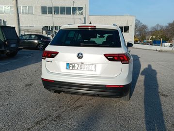 Volkswagen Tiguan - 11