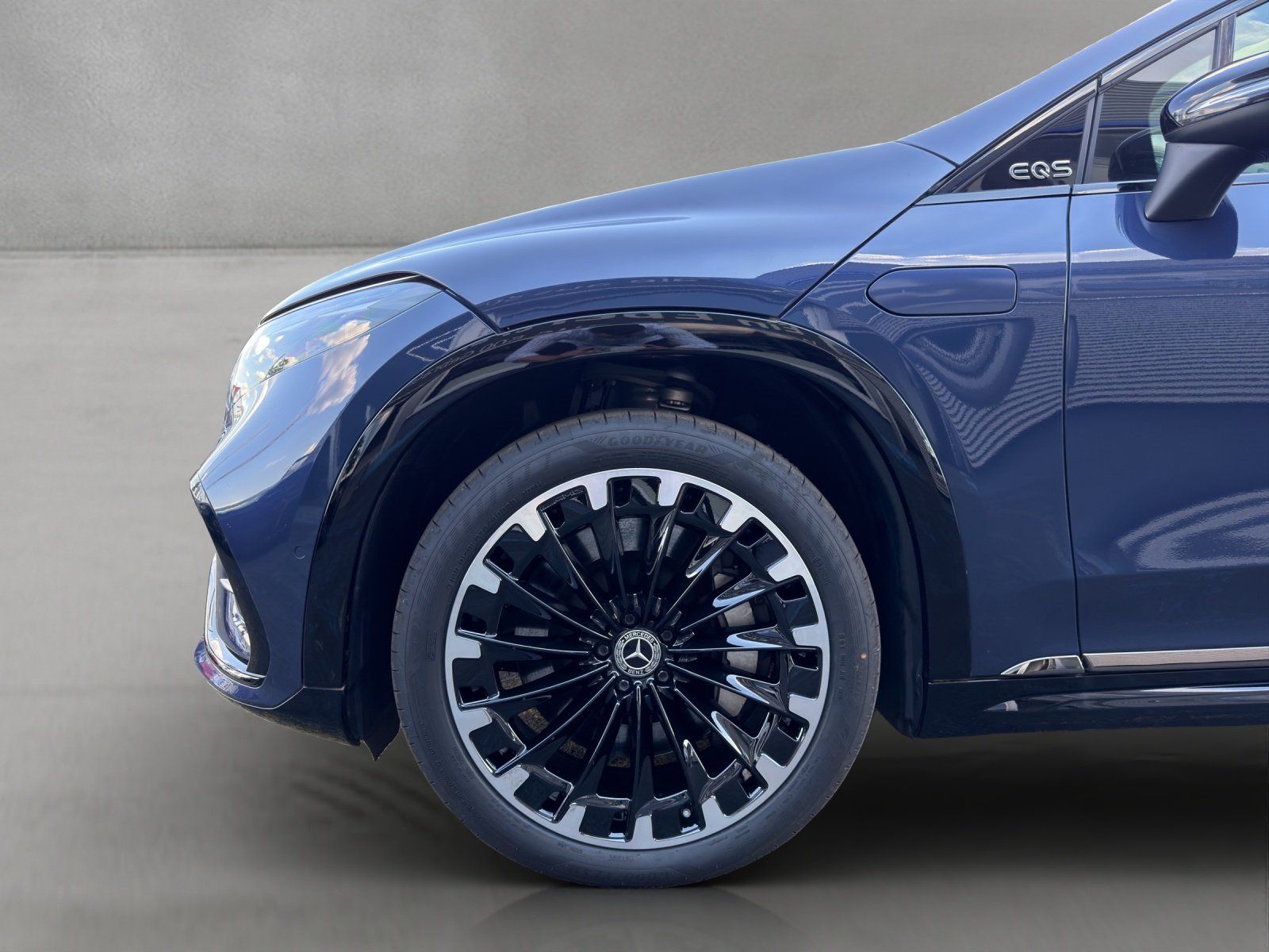 Fahrzeugabbildung Mercedes-Benz EQS580 SUV AMG BusinesClass 7-Sitz ExclusivNappa