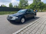Audi A4 1.6*8 Fachbereift*TÜV April 2028*Radio* - Audi A4 mit Benzin-Antrieb: Limousine, 1.8
