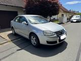 Volkswagen Jetta 1.6 FSI Comfortline Tüv Neu - Volkswagen Jetta: 6.1
