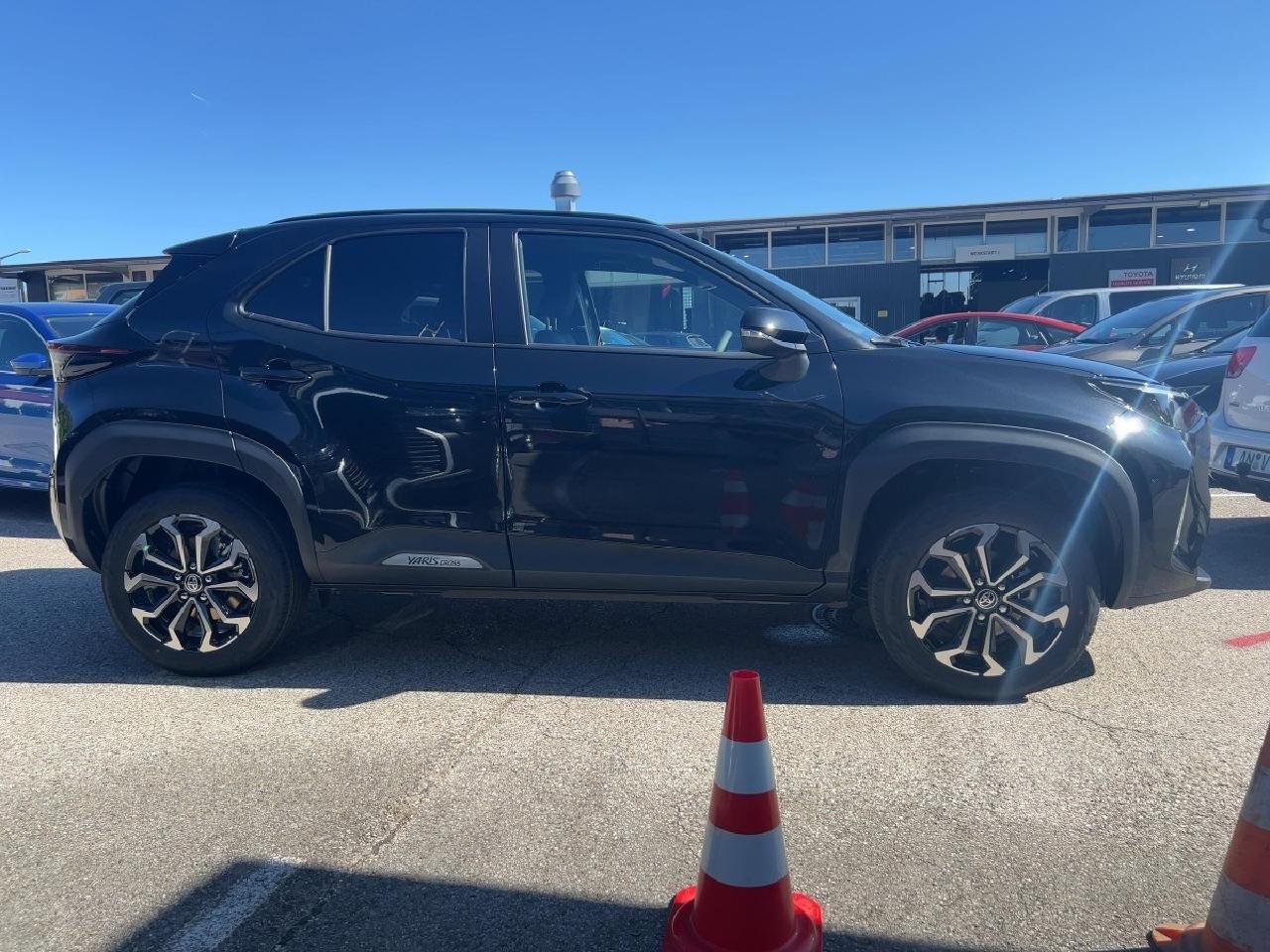 Fahrzeugabbildung Toyota Yaris Cross 1,5 Hybrid Teamplayer *Safety+Winter